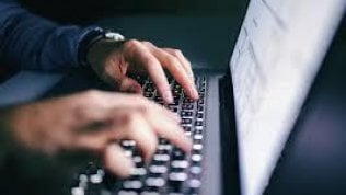 Coronavirus, ogni giorno un questionario via mail. E Israele ha fermato la pandemia