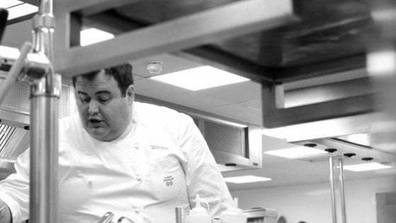 Gennarino Esposito nella sua cucina