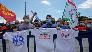 <a href="https://rep.repubblica.it/audiovideo/audio-rubrica/rep/primo-piano/2020/06/10/">Noi senza aiuti, i racconti dei lavoratori a Repubblica</a><br /><em class="author">di GIULIA SANTERINI</em><br />&nbsp;