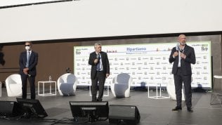 <a href="https://video.repubblica.it/dossier/la-repubblica-delle-idee-2020/rep-idee-2020-l-inaugurazione-del-festival-a-bologna-con-molinari-il-governatore-bonaccini-e-il-sindaco-merola/363699/364256" fck_savedurl="">L'inaugurazione del Festival con Molinari, il governatore Bonaccini e il sindaco Merola <strong>video</strong></a><br /><a href="https://puntoitalia.online/dossier/la-repubblica-delle-idee-2020/2020/06/29/news/programma_repubblica_delle_idee_2020_-_8-10_luglio-260519033/" class="Articolo"><strong>- Il programma</strong></a><a href="https://puntoitalia.online/dossier/la-repubblica-delle-idee-2020/2020/07/08/news/molinari-261255636/" fck_savedurl=""><strong><br /></strong></a>