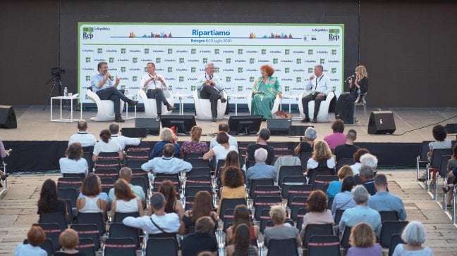 Guarire l'Italia: "Solo con la programmazione e senza le vecchie divisioni si pu&ograve; risorgere" <a href="https://video.repubblica.it/dossier/la-repubblica-delle-idee-2020/rep-idee-2020-marco-damilano-massimo-giannini-ezio-mauro-maurizio-molinari-linda-laura-sabbadini-guarire-l-italia-guarire-l-europa/363764/364321" fck_savedurl=""><strong>video</strong></a>