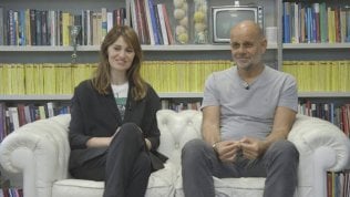 <a href="https://video.repubblica.it/dossier/la-repubblica-delle-idee-2020/rep-idee-2020-cronache-di-coppia-in-lockdown-paola-cortellesi-e-riccardo-milani-con-arianna-finos/363740/364297">Cronache di coppia in lockdown: Paola Cortellesi e Riccardo Milani con Arianna Finos <strong>video</strong></a>