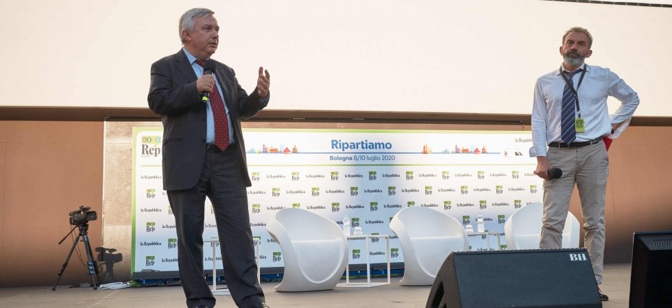 <a href="https://video.repubblica.it/dossier/la-repubblica-delle-idee-2020/rep-idee-2020-il-saluto-del-direttore-molinari/363828/364384" fck_savedurl="">Il direttore Maurizio Molinari chiude la tre giorni</a> <a class="Articolo" href="https://video.repubblica.it/dossier/la-repubblica-delle-idee-2020">            </a>