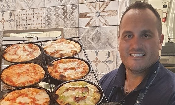 Paolo Angelucci, pizzaiolo e proprietario di Amerina-La Pizzetta