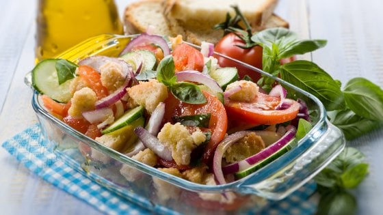 Cucinare senza cuocere: ricette last minute dalla storia illustre
