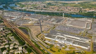 Viaggio nella fabbrica di Poissy, dove nasce la DS 3 Crossback E-Tense