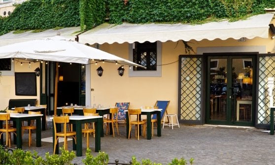 Il dehors dell'Osteria La Quercia