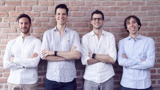 Bending Spoons premia 20 tra i migliori studenti in Italia con  la passione per il business e la tecnologia.