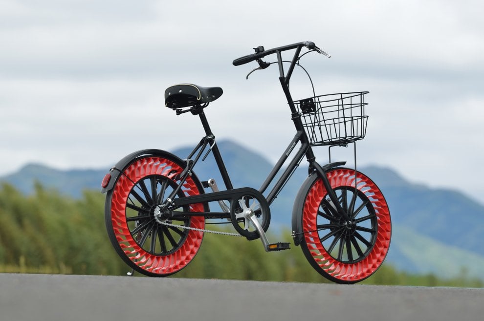 Le ruote senz'aria, si comincia dalle biciclette - la Repubblica