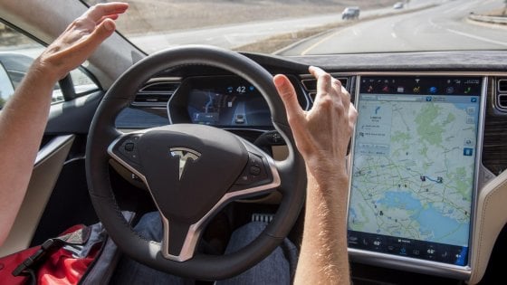 Allarme guida autonoma. Ecco i pericoli (mortali) dell'abuso