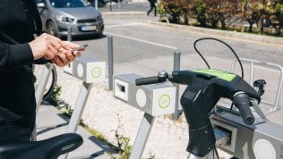 Regno Unito, trasporti ecologici: il futuro è tutto rivolto alle auto elettriche  