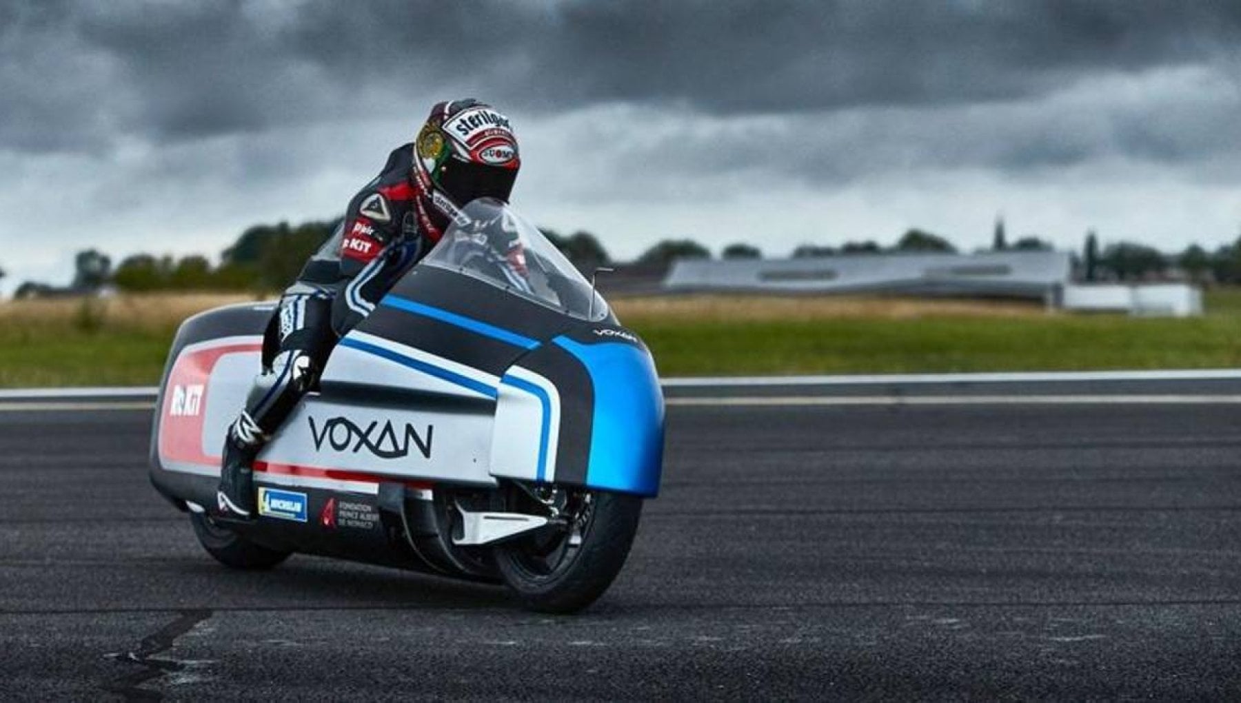 Il record di Max Biaggi: sulla moto elettrica a 366 all'ora - la Repubblica