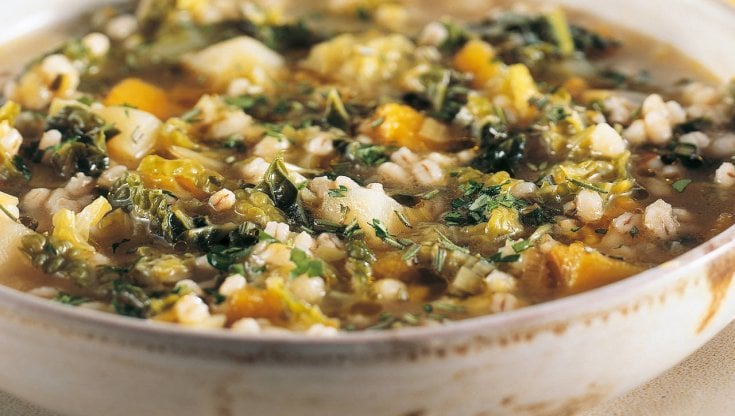 La zuppa di orzo, zucca e verza