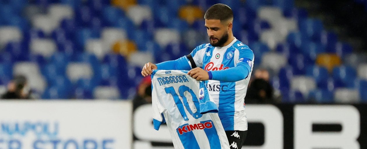 Napoli-Roma 4-0, gli azzurri in maglia 'argentina' onorano El Pibe - la  Repubblica