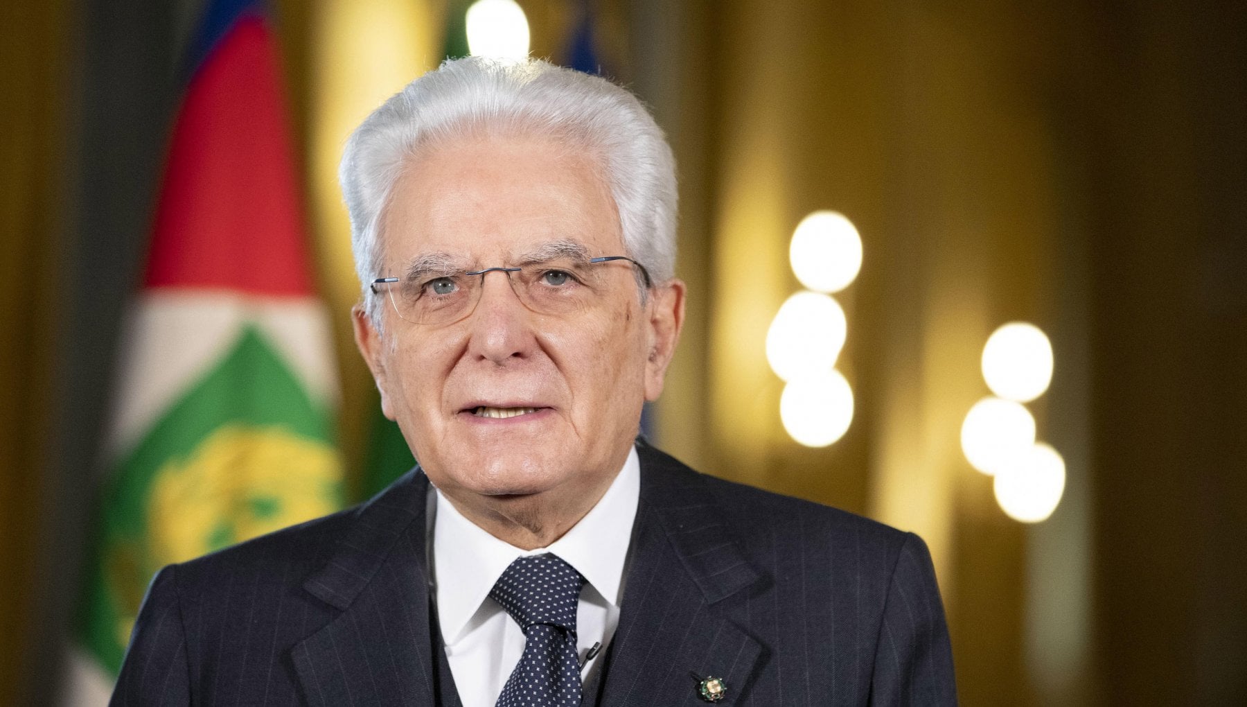 Mattarella si sottoporrà al vaccino appena possibile. L'annuncio per