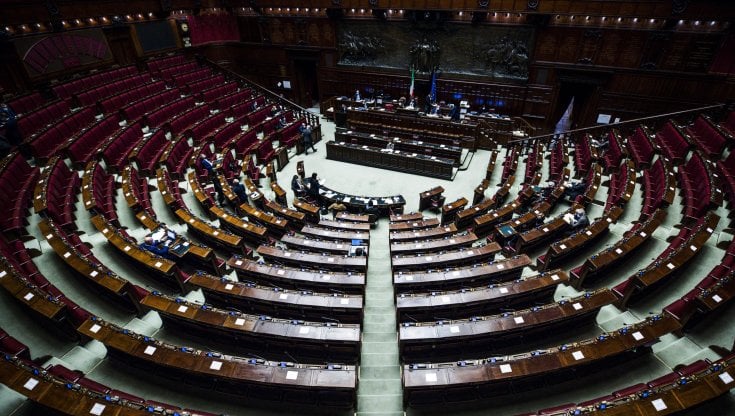 Rush finale per la Manovra. Il negoziato post-Brexit tiene il mercato sulle spine