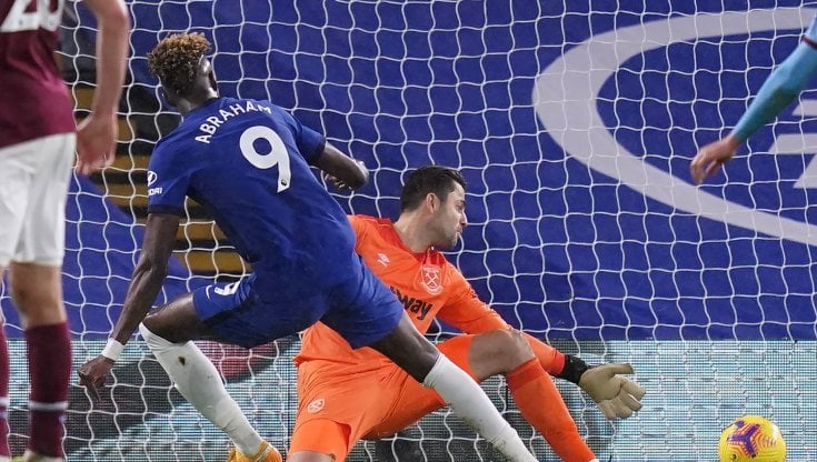 Il primo dei due gol di Abraham al West Ham
