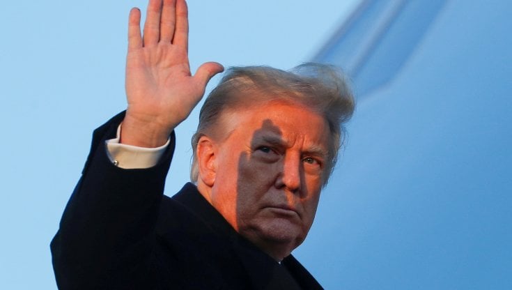 Usa, Trump concede grazia ad altri 26 condannati: c'è anche il suocero della figlia Ivanka