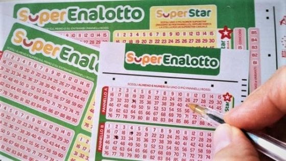 Estrazioni SuperEnalotto, i numeri di giovedì 24 dicembre