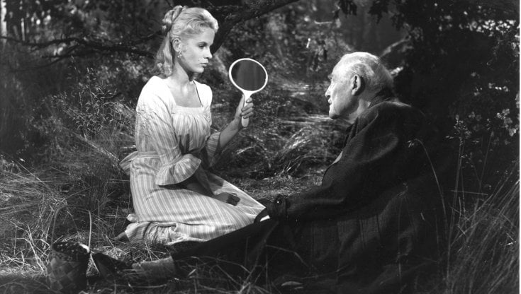 Una scena del film Il posto delle fragole (1957) di Ingmar Bergman (Alamy / Ipa)