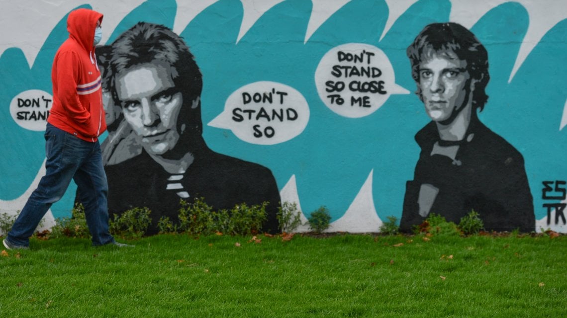 Don&rsquo;t Stand So Close to Me&nbsp; di Emmalene Blake a Dublino (Artur Widak/NurPhoto via Getty Images)&nbsp;