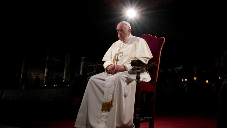 Papa Francesco non sta bene, niente messa: "Dolorosa sciatalgia". Nell'omelia del Te Deum: "Può sembrare stridente ringraziare Dio in un anno così"