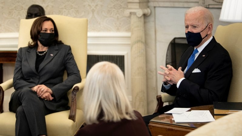 Susan Faludi: "Dagli stipendi alla salute, la politica 'pane e burro' di Biden-Harris aiuter&agrave; le donne americane"