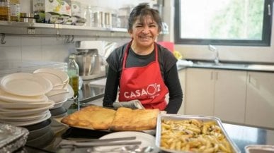 Nalini, la donna che assiste le famiglie dei piccoli ricoverati: "Restituisco l'amore che ho ricevuto io"