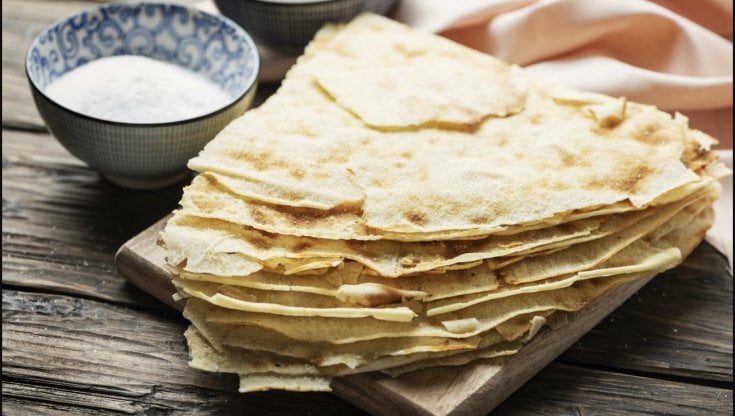 Mattarello, grano duro e forno a legna: il pane carasau sul filo della  memoria - la Repubblica