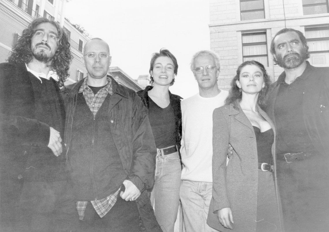 Il cast di 'Nirvana' con Gabriele Salvatores, 1997