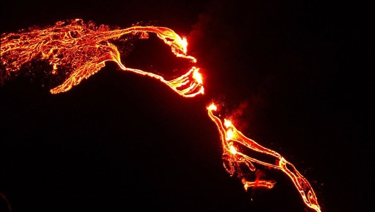  Islanda: eruzione vulcanica a 40 chilometri da Reykjavik. Codice Rosso