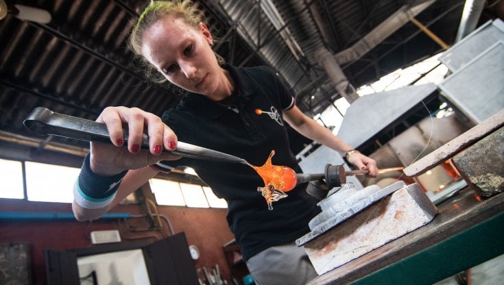Imprese, nell'anno del Covid sono sfumati ricavi per 320 miliardi. "Servono più sostegni"