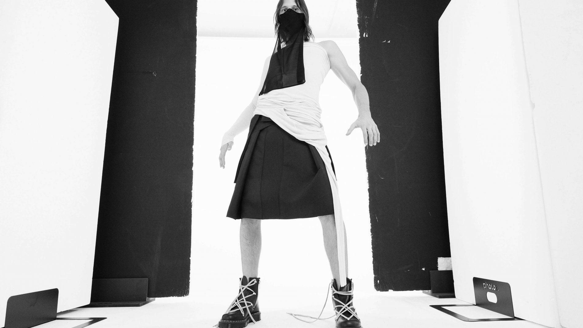 Rick Owens per Dr. Martens: la capsule collection è dark-rock - la  Repubblica