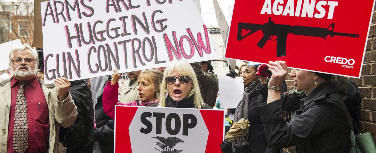 Una manifestazione a favore del controllo delle armi negli Stati Uniti