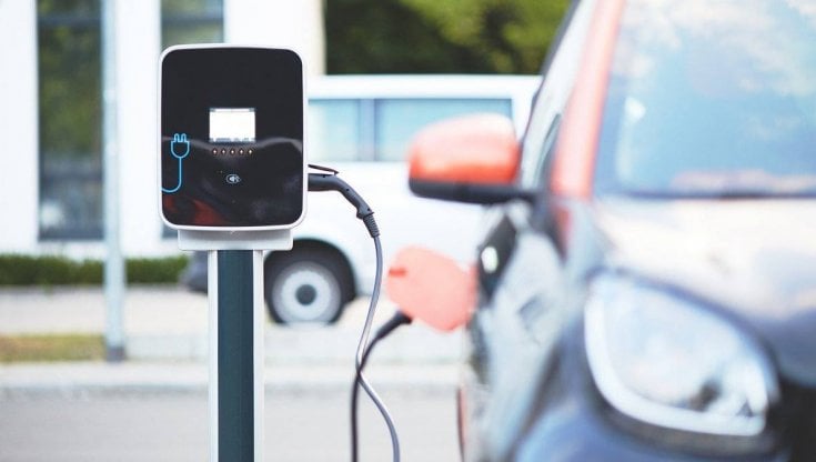 L'irresistibile ascesa dell'auto elettrica e la necessità di infrastrutture