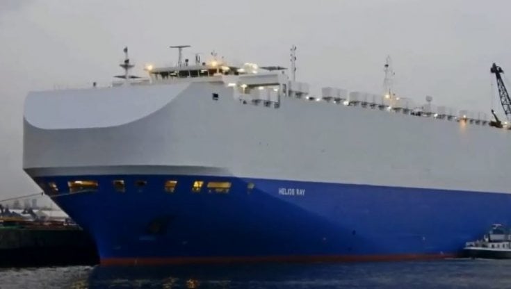 La nave israeliana Helios Ray, colpita un mese fa nel Golfo dell'Oman
