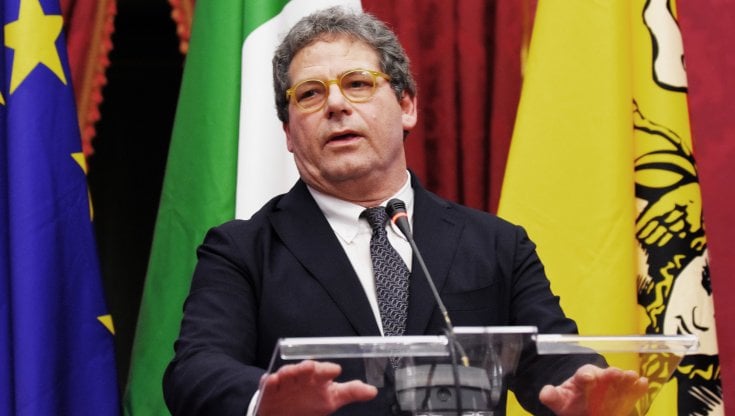 Covid Sicilia, le urla di Micciché in Aula e l'ira contro i grillini: "Lo sapevo che finiva così, noi politici andavamo vaccinati"