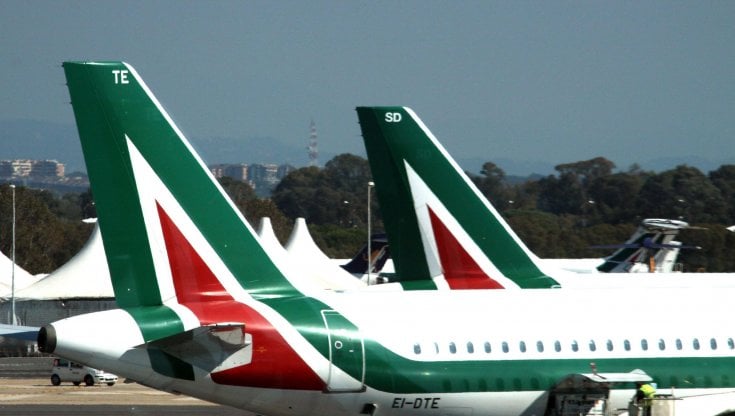 Alitalia, dipendenti sul piede di guerra per il mancato pagamento degli stipendi