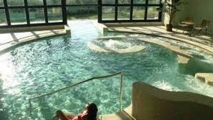 Bagno turco no, sauna sì. Quattro metri quadri a persona nelle piscine termali. Cerimonie con invitati sempre in mascherina