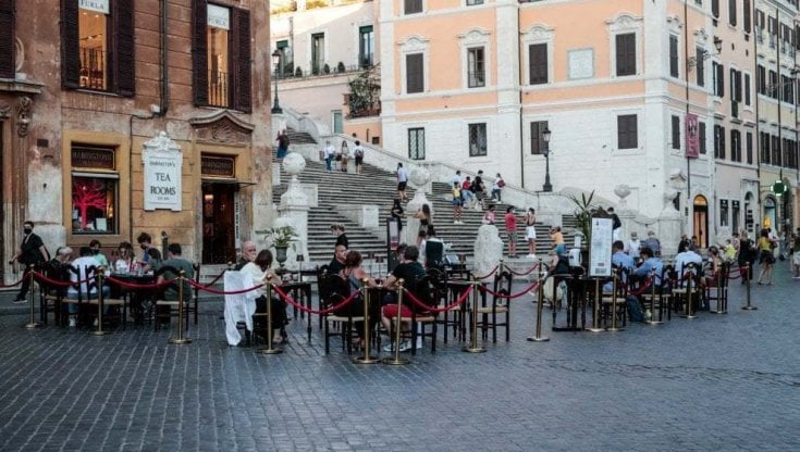 Covid, Nardella "No al tavolino selvaggio"
