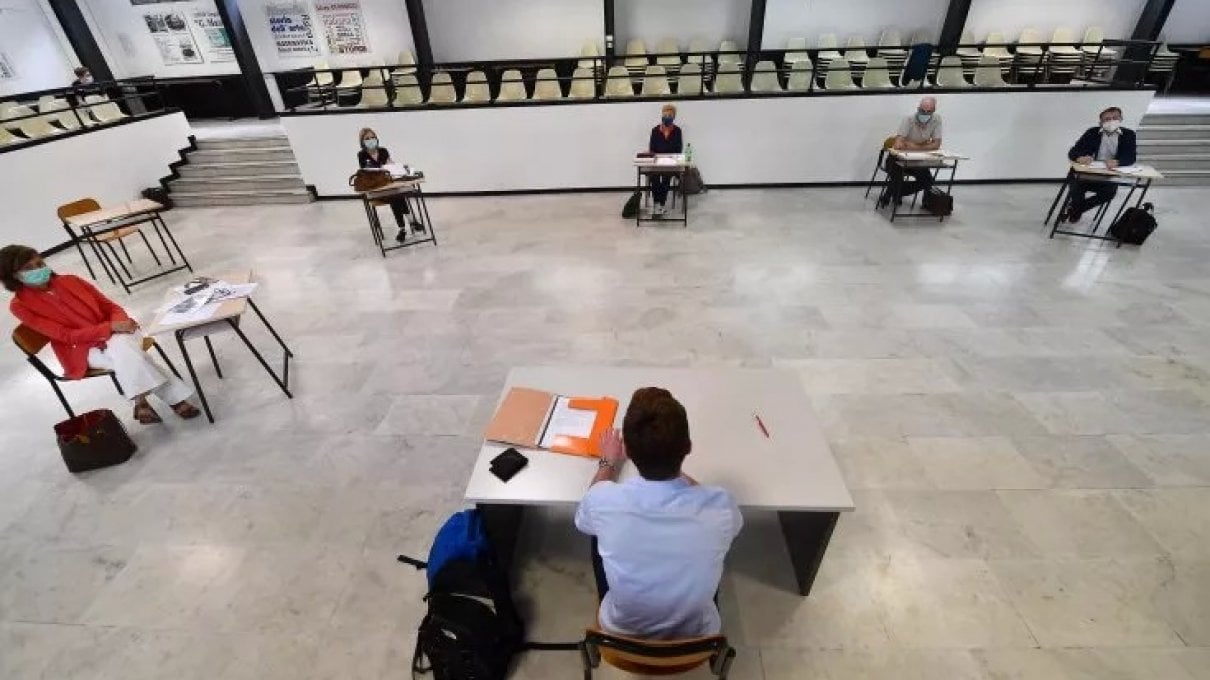 Generazione Covid, gli studenti pronti all'esame. <br />"Non siamo maturandi di serie B"