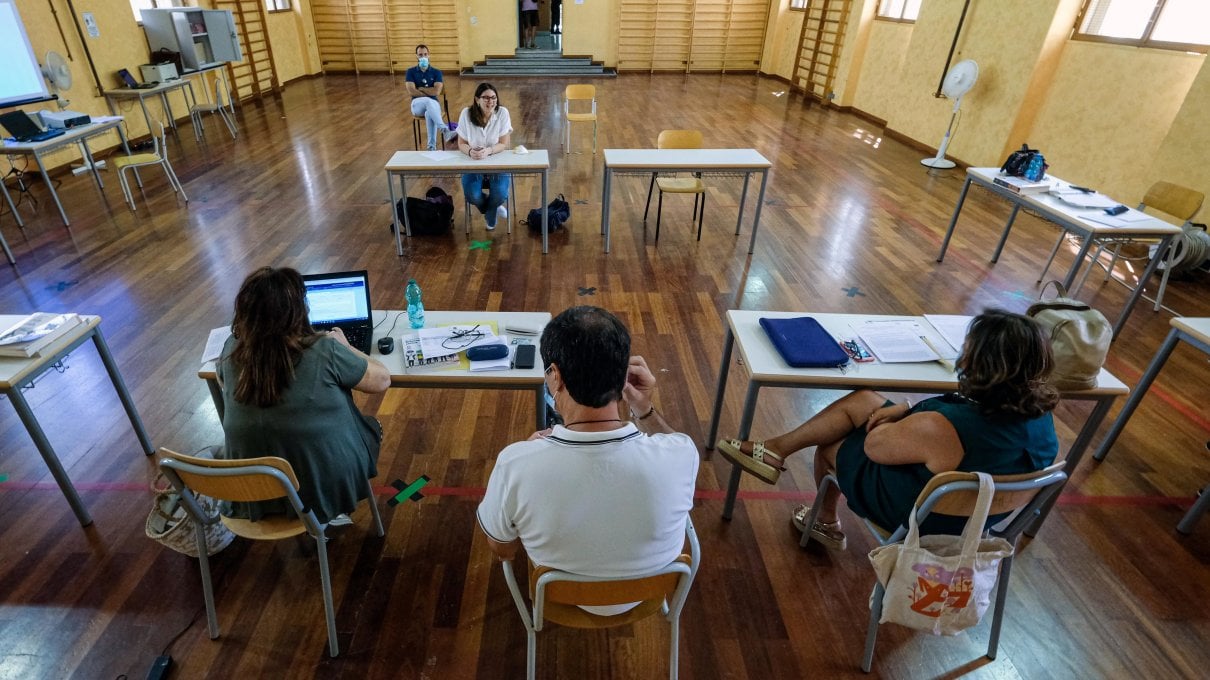 Maturit&agrave;, il Covid non cancella la 'notte prima degli esami': solo 2 studenti su 10 non festeggiano per via della pandemia