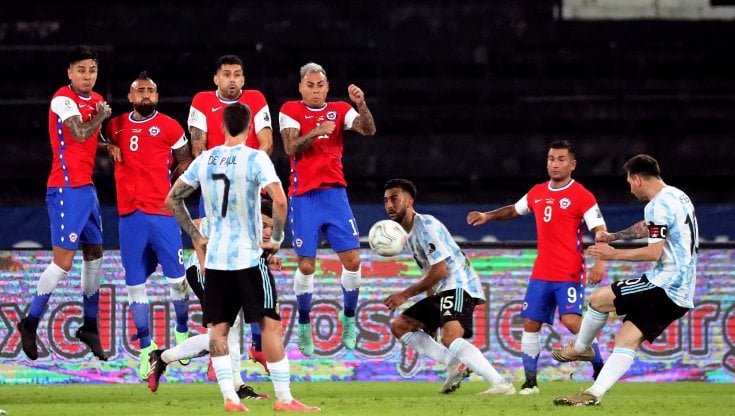 La punizione vincente di Messi