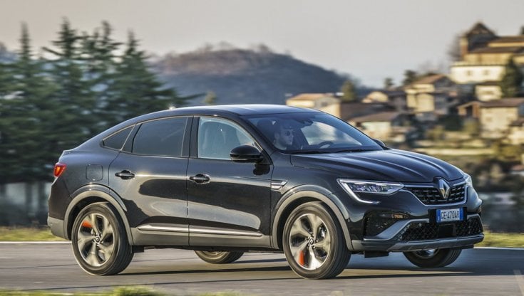 Renault Arkana, il Suv coupè con l'ibrido da Formula 1