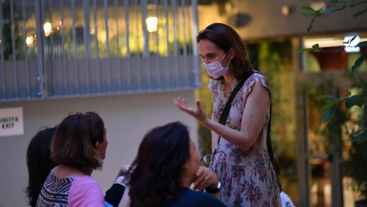 Lia Quartapelle durante il primo incontro di Laboratorio donne per Milano