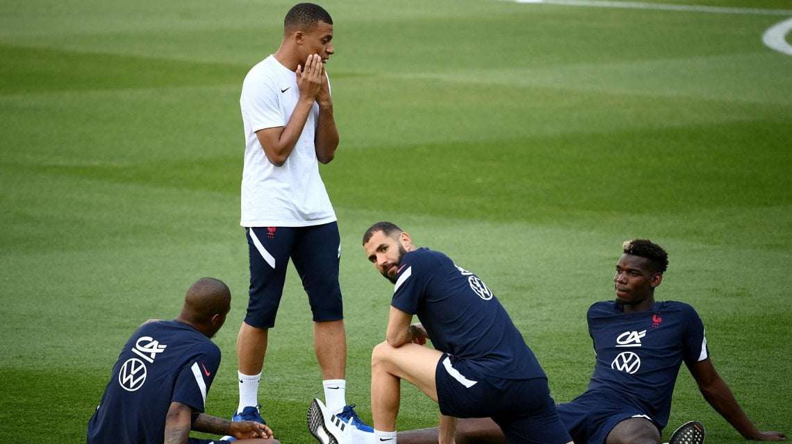 Mbapp&eacute; in allenamento con Pogba, Benzema e Kimpembe