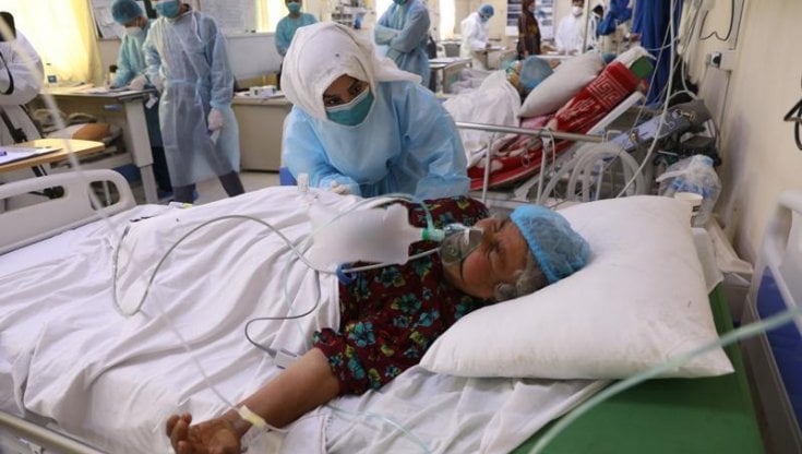 Afghanistan, un  Paese in ginocchio per la terza ondata della pandemia e la presenza soffocante dei talebani 