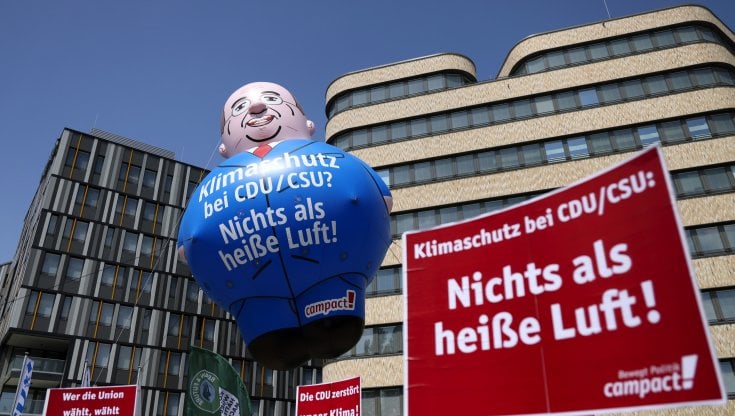 Baerbock-Laschet: duello sul futuro della Germania