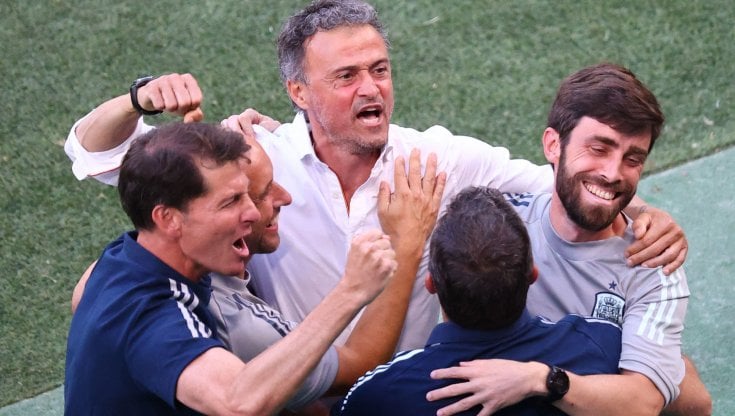 Luis Enrique festeggia dopo la vittoria con la Croazia