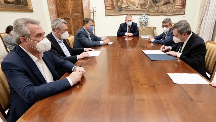 Sui licenziamenti nuovo accordo  con le parti sociali